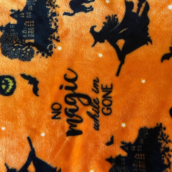SOFT Orange Fleece Blanket - Picture 4 of 5